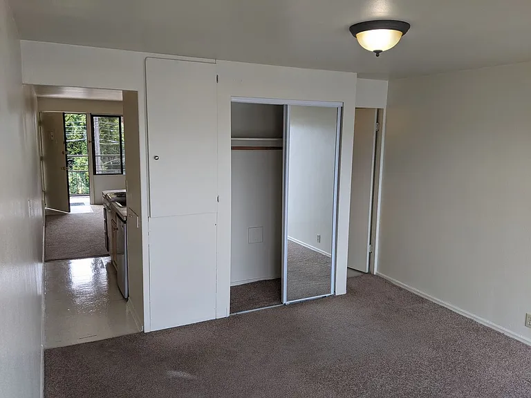 Lanai Apartments — Photo 4