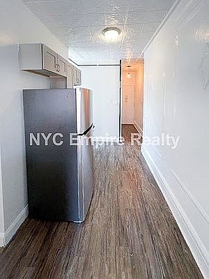 4th image of 508 E 13th St #21