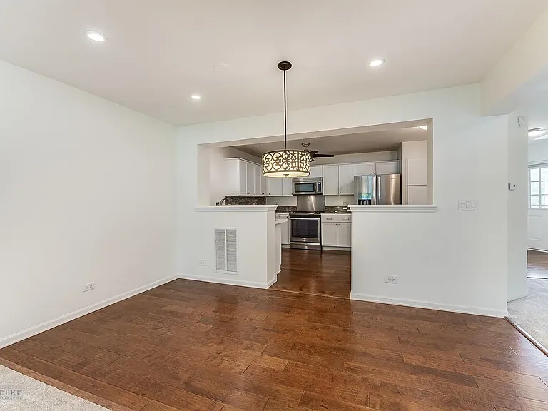 3220 Cool Springs Ct — Photo 3