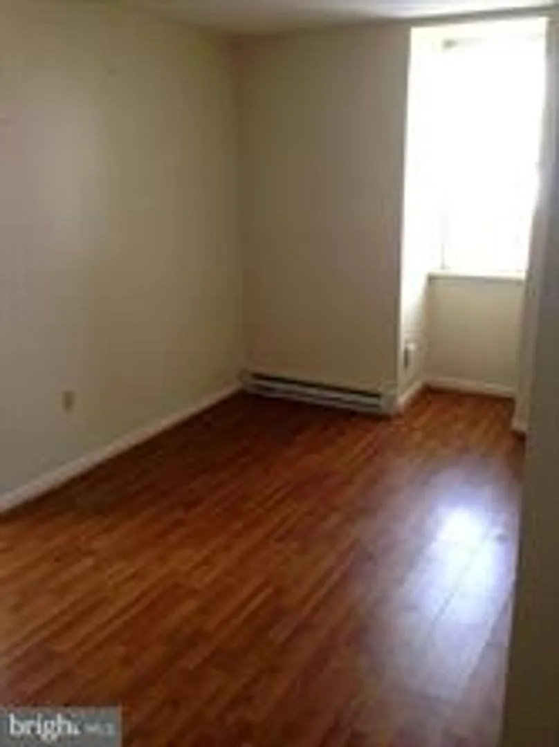 51 East North Avenue — Photo 4