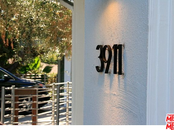 3rd image of 3911 Verdugo View Dr