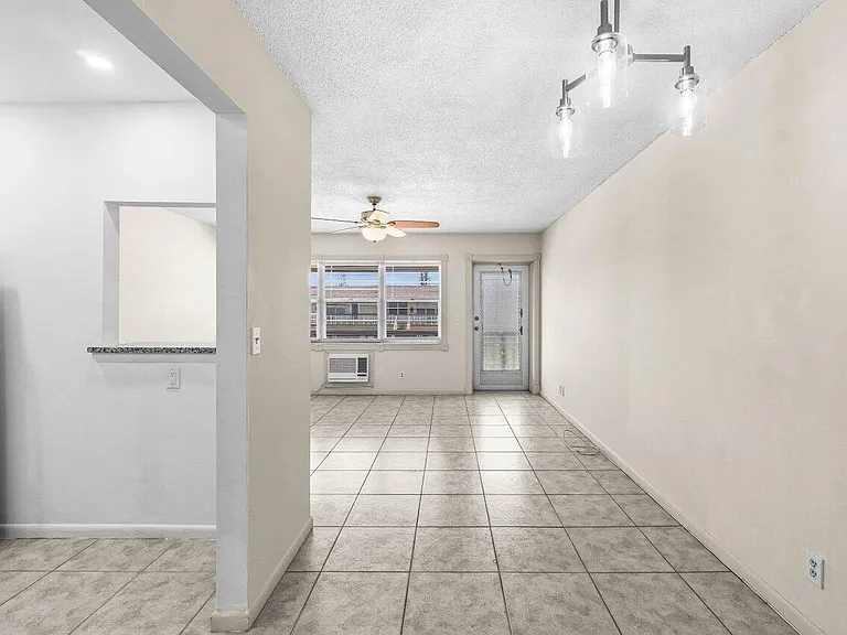 52 Kingswood E #C — Photo 10