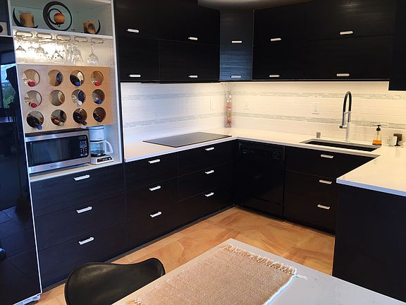 kitchen right end