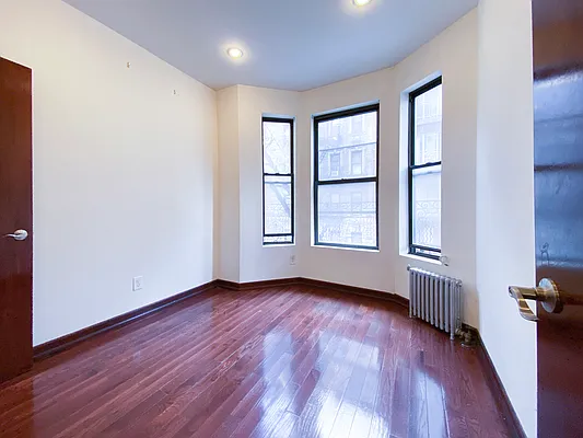 Rented by Kahen Properties | media 9