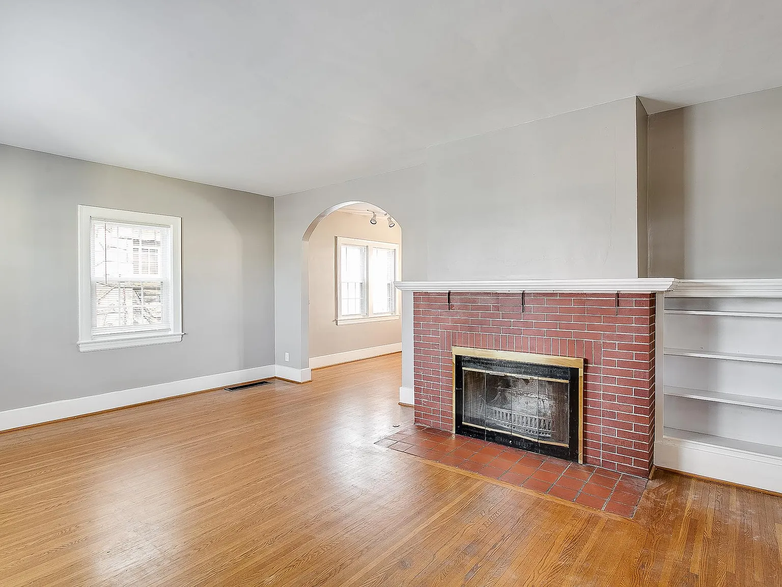 600 Wallace Ave — Photo 3
