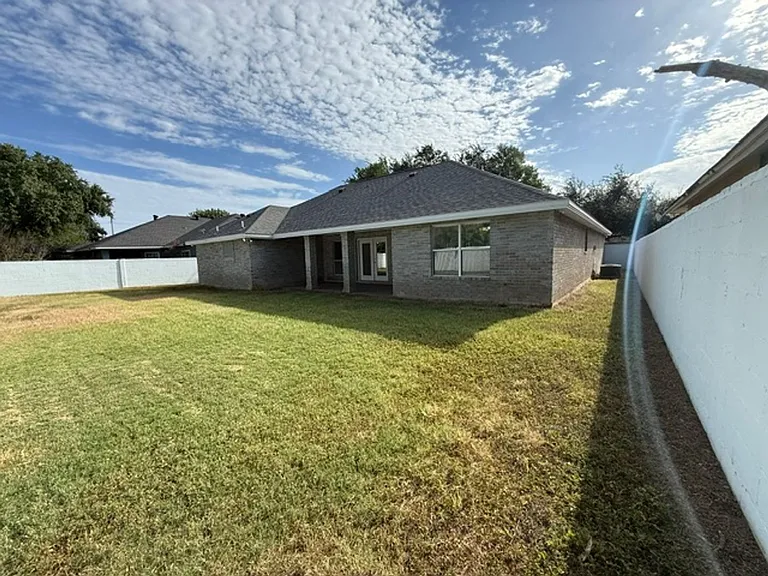 8506 Crownwood Dr — Photo 25