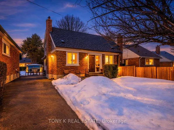 23 Scotswood Rd, Toronto, ON M1R 3N3