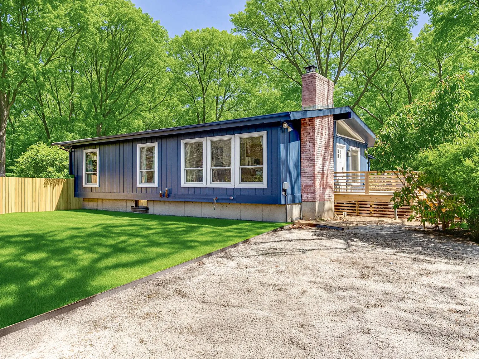Renovated Retreat In Springs — Photo 1
