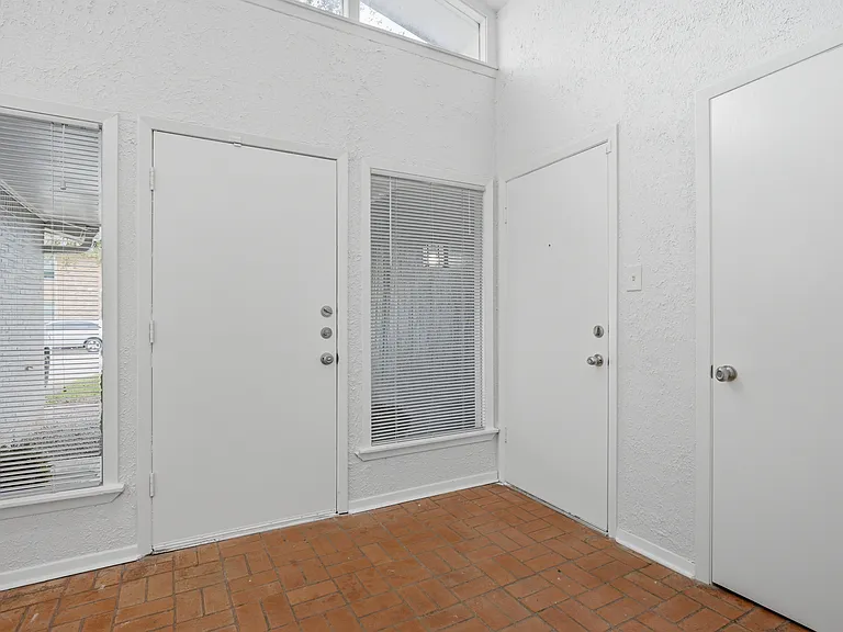 11231 Park Central Pl — Photo 6