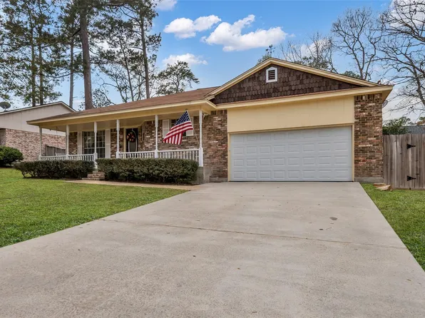 156 Thunderbird Dr, Conroe, TX 77304