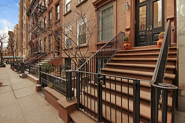 Sold by Corcoran | media 14