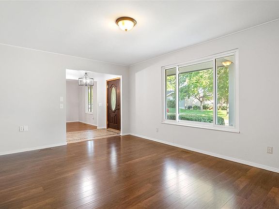 3rd image of 650 Bugle Hill Dr