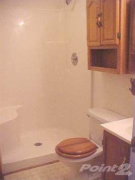54 Country Castle Lane bath 1
