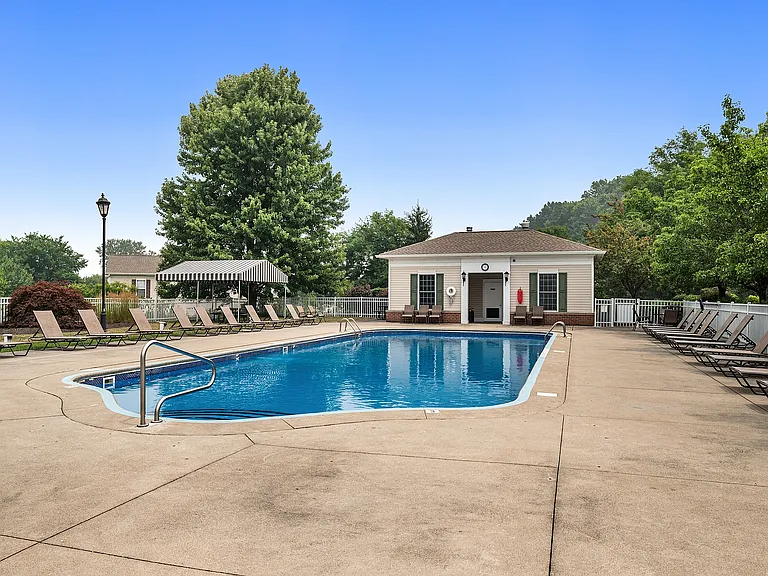 90 Berkley Manor Drive_2