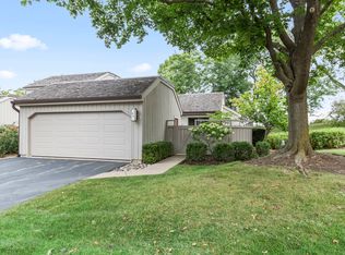 68 Thornhill Ln, Lake Barrington, IL 60010