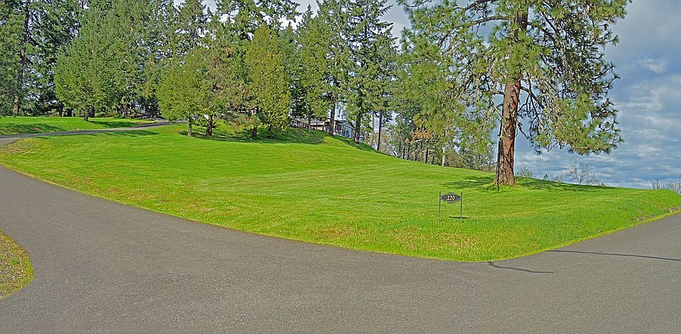 2nd image of 220 Melrose Terrace Ln