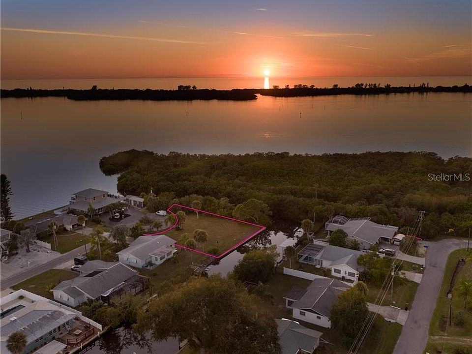 1st image of Suncrest Ln