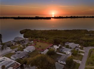 Suncrest Ln, Englewood, FL 34223
