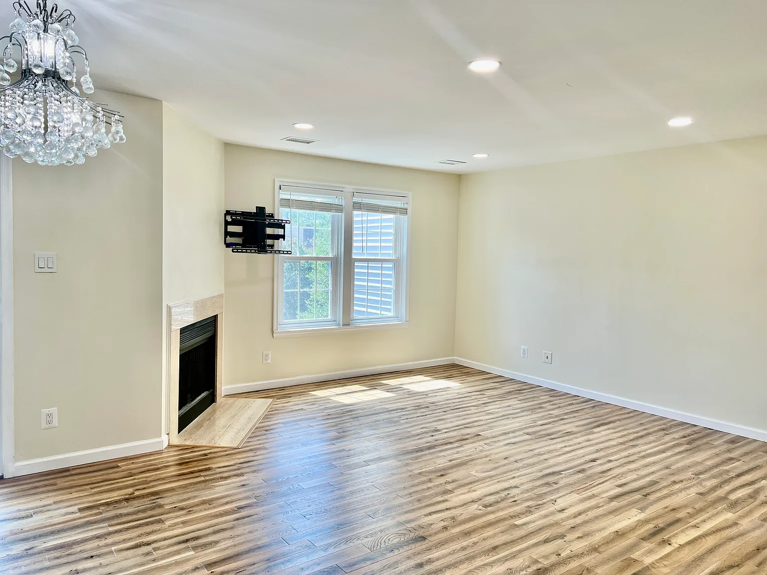 12936 Grays Pointe Rd — Photo 2