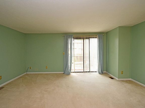 3rd image of 7650 Berkshire Ct #321