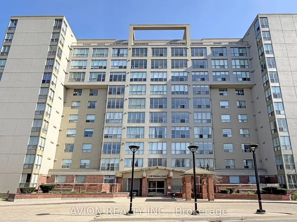 1110 Walden Cir #504, Mississauga, ON L5J 4R3