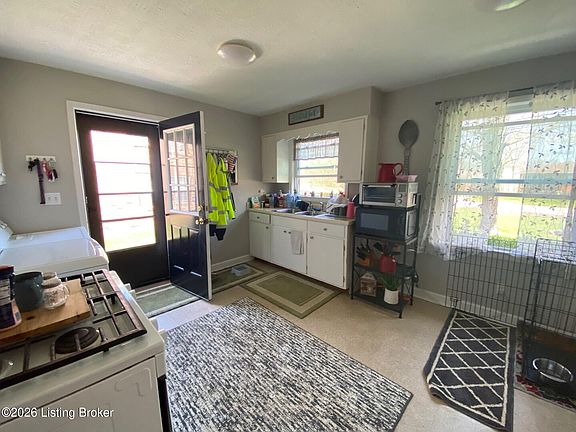 5th image of 9004 W Manslick Rd