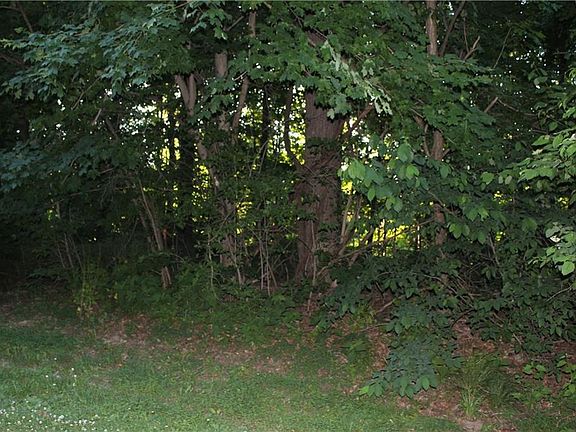 5th image of 1120 E Foxrun Dr