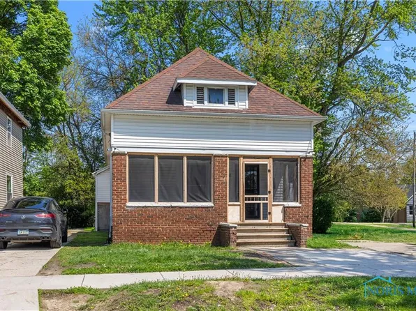 2726 Lawrence Ave, Toledo, OH 43610