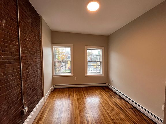 3rd image of 401 Essex St #3