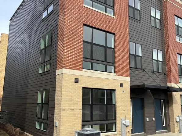 369 Summit Cir, Lombard, IL 60148