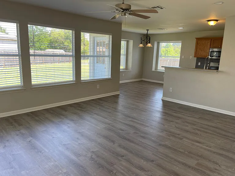 3515 Rock Shelf Ln — Photo 5
