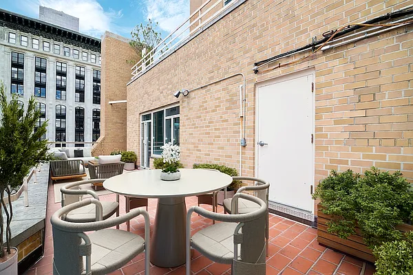 Rented by Central Park South Associates | media 21