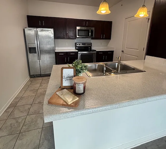 Renaissance Pointe Parkland Heights — Photo 12