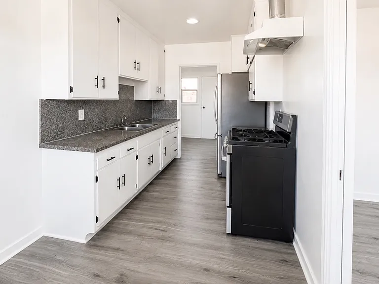 2922 Wellington Rd #1/2 — Photo 3