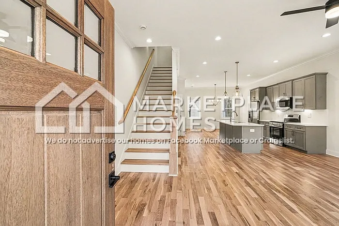 1034 E Trinity Ln #A — Photo 5