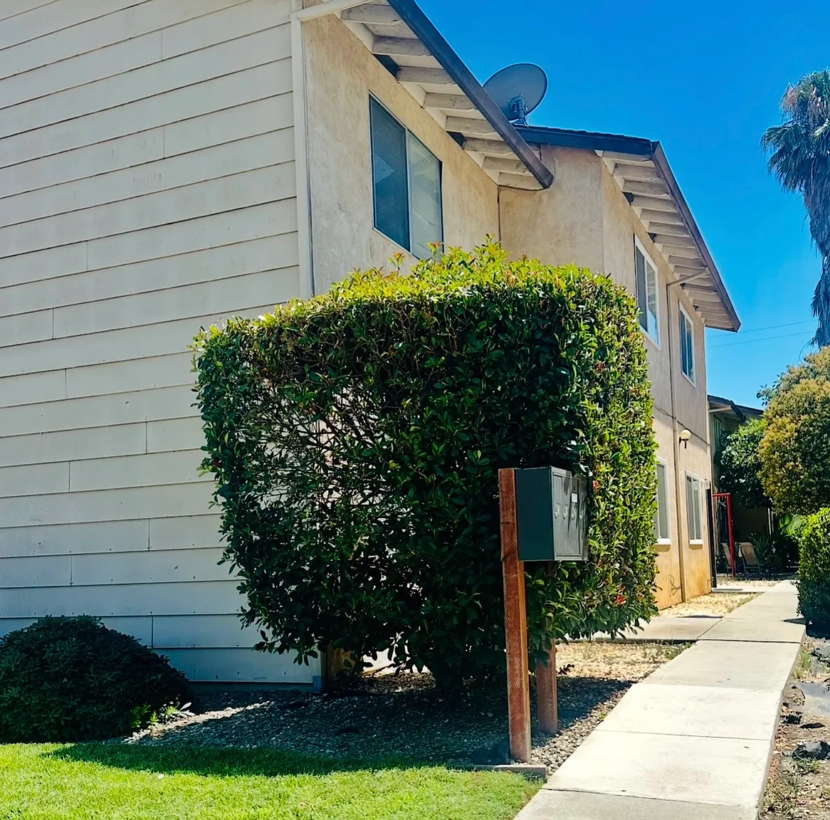 2 bed, 1.5 bath, 850 sqft, $2,200 — Photo 3