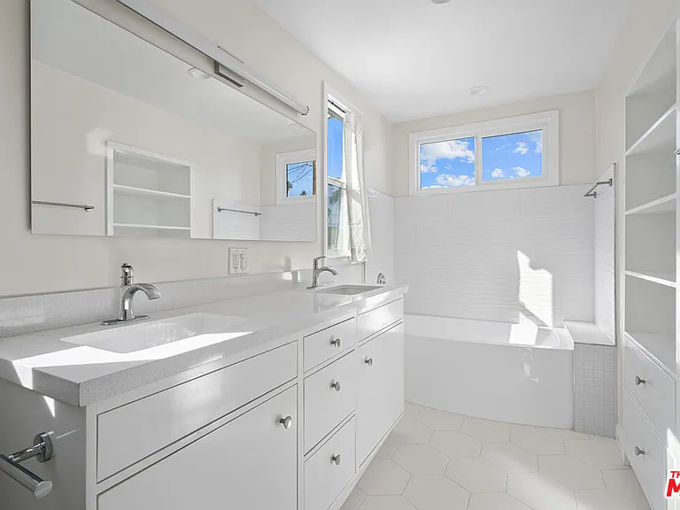 819 Crestmoore Pl — Photo 37