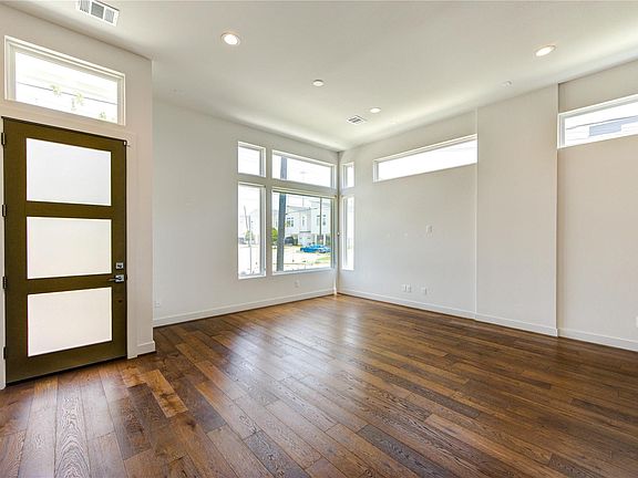 5th image of 2418 Gray St