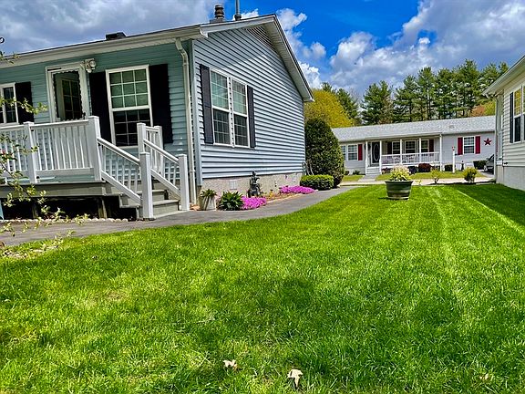 3rd image of 8 Briarwood Cir