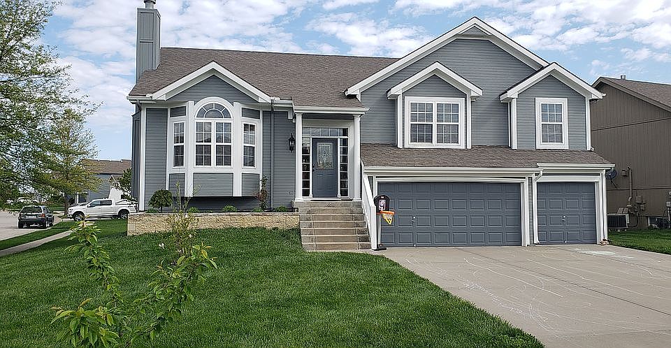 2nd image of 8202 NE 98th St