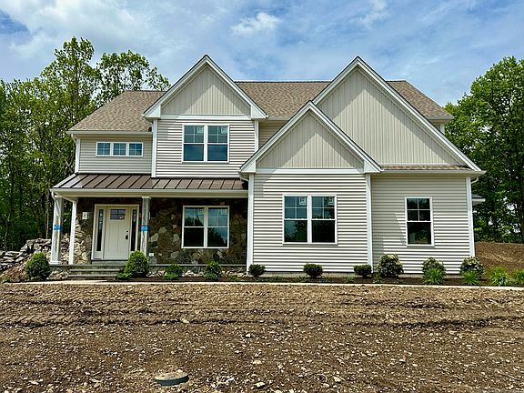 4th image of 19 Scotch Pine Drive