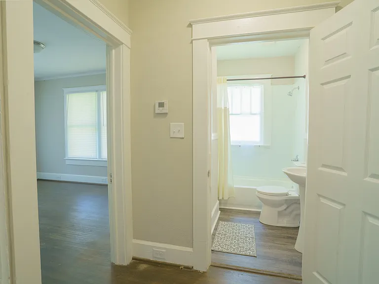 808 11th Ave — Photo 19