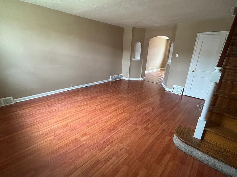 6235 Walker St — Photo 7