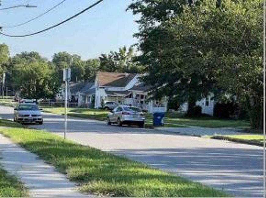 Exterior Neighborhood (street photo)