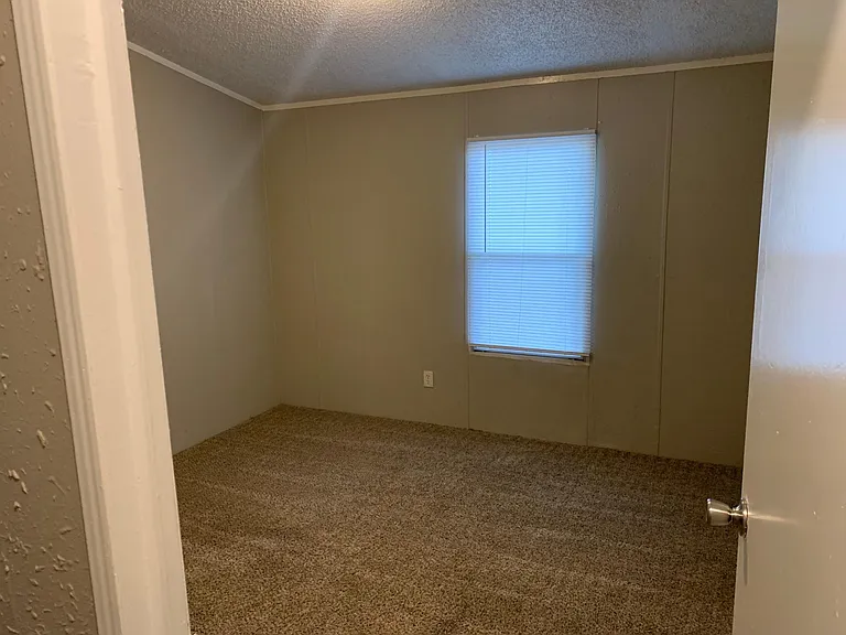 7400 S Council Rd — Photo 6
