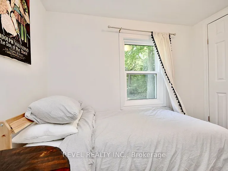 39 Domar Rd — Photo 16