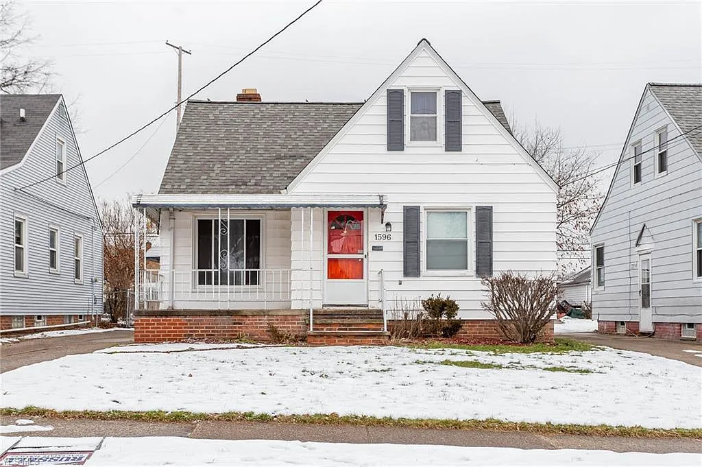 1596 Wexford Ave photo 1