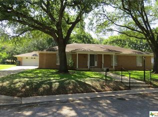 943 S Pecan Ave, Luling, TX 78648