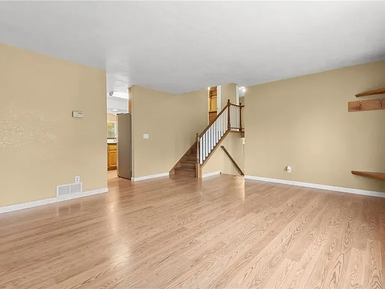 16546 Foliage Ave — Photo 10
