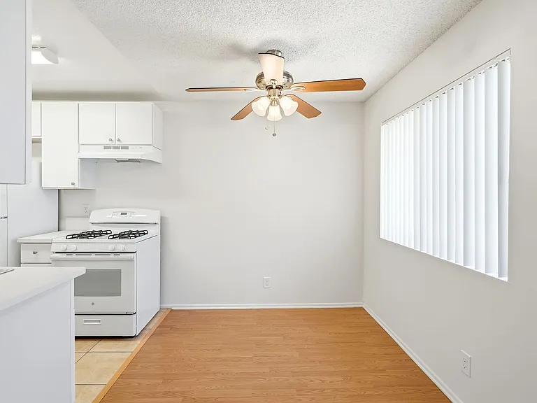 10845 Camarillo St — Photo 7